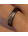 Dettaglio dell’anello Brosway BOA32 indossato