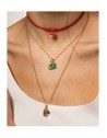 Charm Rue des Mille CharmBar Quadrifoglio dorato con smalto verde — esempio di abbinamento; gli altri gioielli sono esclusi