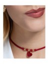 Charm dorato Rue des Mille CharmBar con cuore in cristallo rosso — esempio di abbinamento; gli altri gioielli sono esclusi
